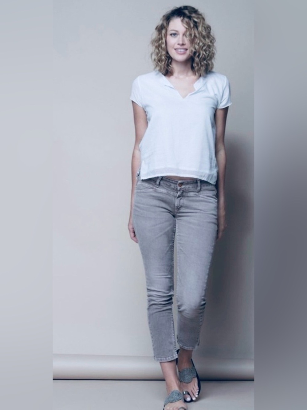 Closed Denim. Cropped Blue/Gray Jeans. Size 26.